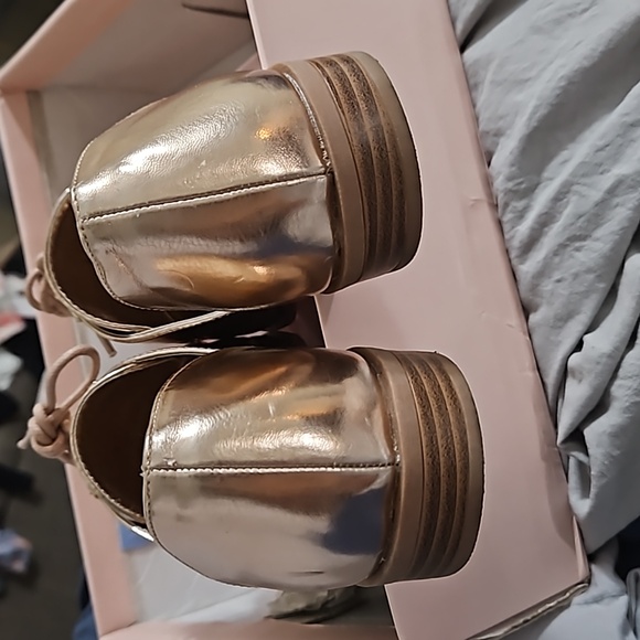 Shoes - Picture 9 of 11